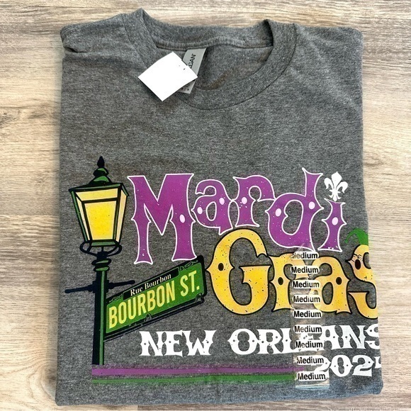 NWT Mardi Gras New Orleans Graphic Tee T-Shirt size medium - Picture 1 of 5